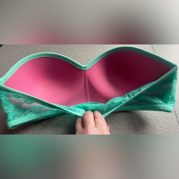 PINK Victoria's Secret Mint Green Strapless
Lace Bandeau/Bralette Size Large - Picture 4 of 10